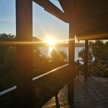 Off Grid By The Sea In Eidsfjorden Semesterbostad Halsen